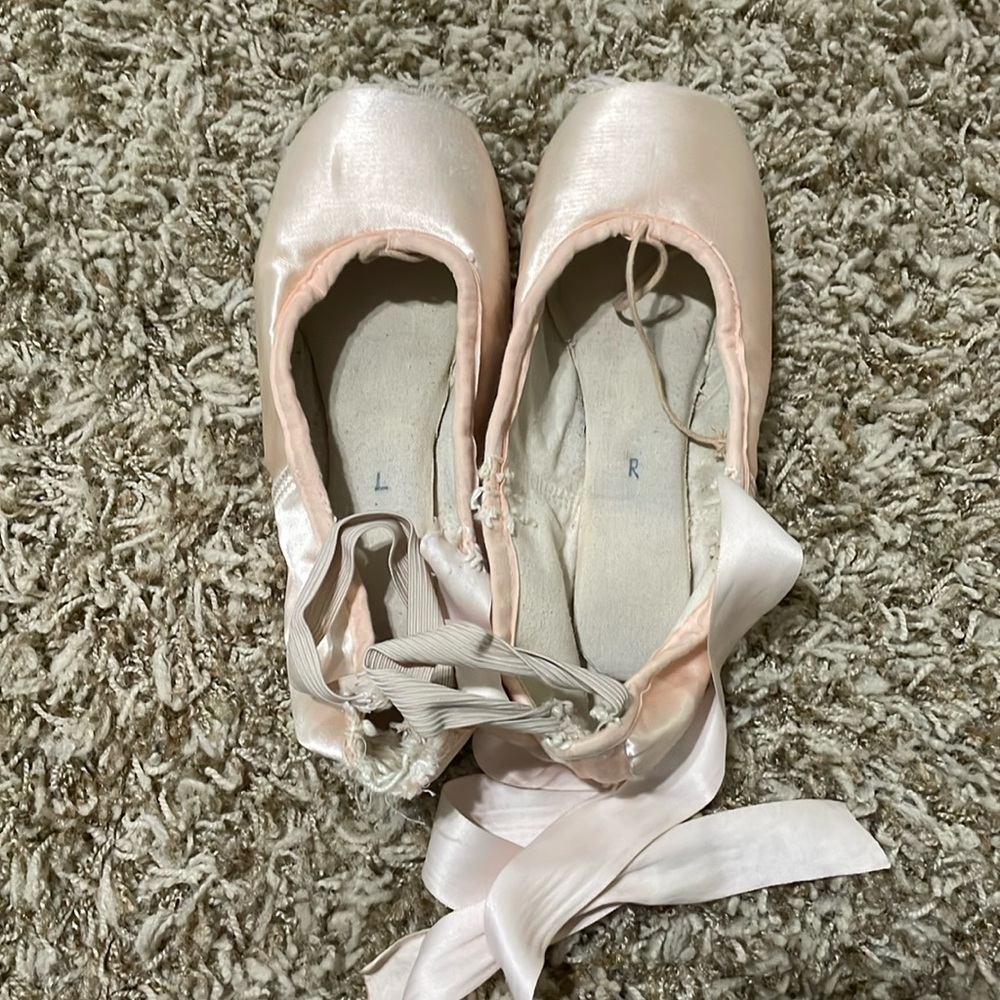 Dead Pointe Shoes